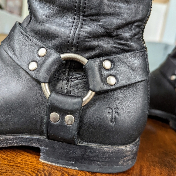 Frye Phillip Harness Short - Picture 6 of 11